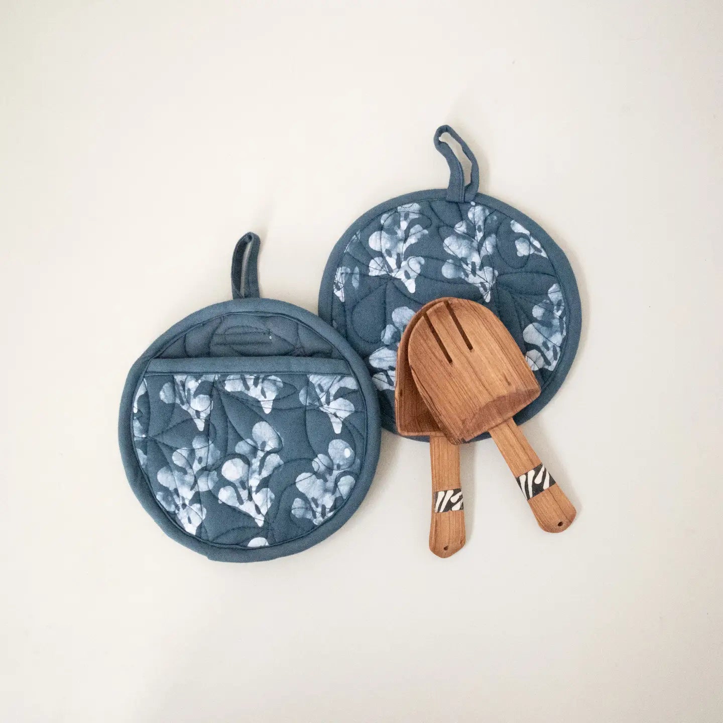 Pie Mitt and Spoon Set